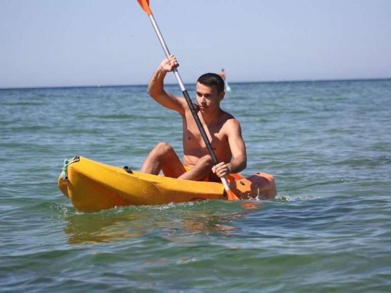 Kayak Rental Armação de Pêra - Can you imagine yourself taking pictures while paddling along the lovely Armacao de Pera Beach?