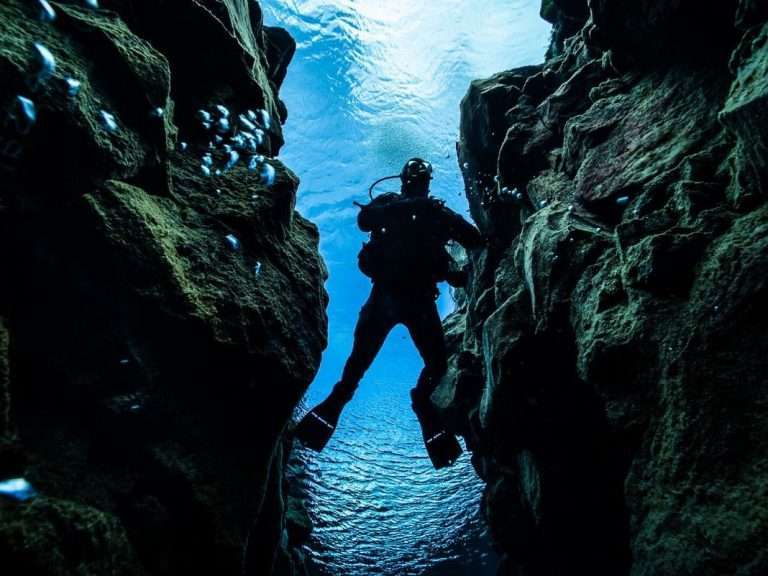 Diving in Silfra Fissure - Meet on location  | Free photos - Diving Silfra is your opportunity to dive the famous Silfra...