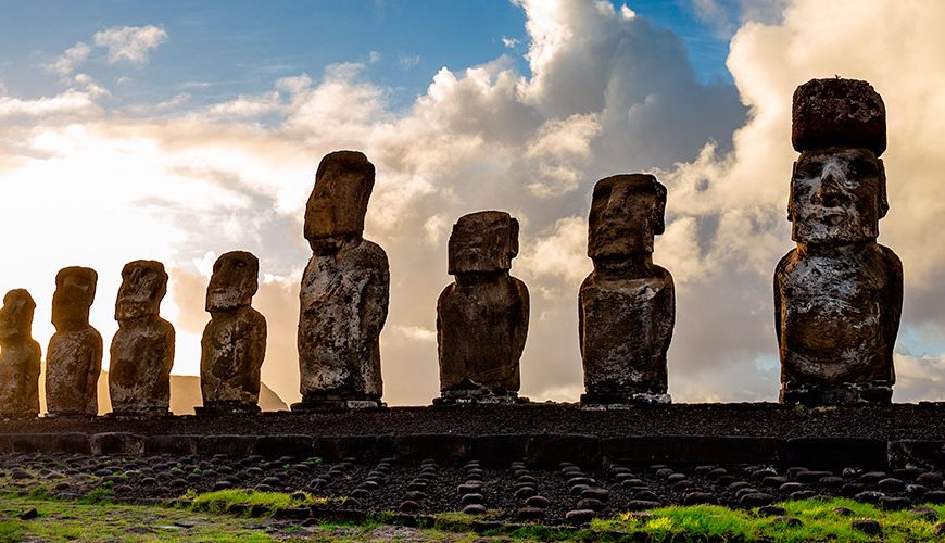 Nestled in the vastness of the Pacific Ocean, Isla de Pascua, also known as Easter Island, beckons travelers with its enigmatic allure and ancient mysteries. This isolated gem is a place of wonder, shrouded in the legends of its moai statues and rich cultural heritage. Join us on a captivating journey to explore the captivating wonders of Isla de Pascua, where ancient history and natural beauty merge in perfect harmony.