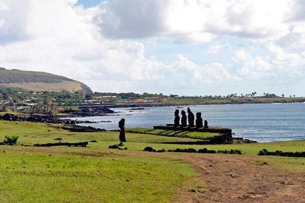 Explore Hanga Roa, Isla de Pascua's enchanting gateway, where Rapa Nui culture thrives. Discover ancient Moai sites, indulge in local gastronomy, and embrace the island's natural beauty. Unforgettable memories await!