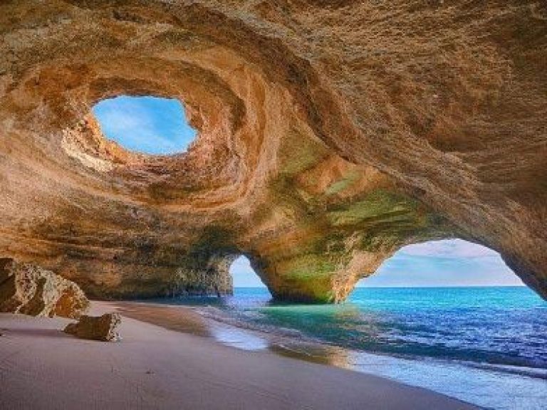 Sunset Benagil Tour: Get inside the beautiful Benagil cave! The most famous natural attraction of the golden Algarve coast, the Benagil sea cave is a sight to be seen. The only way to get in there is by water, and a guided kayak tour is the best choice!