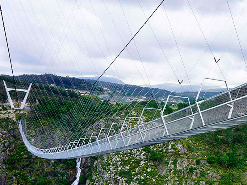Discover an unparalleled adventure at 516 Arouca, home to the world's longest pedestrian suspension bridge. Nestled within the breathtaking landscapes of Arouca Geopark, this remarkable attraction beckons thrill-seekers and nature enthusiasts alike.