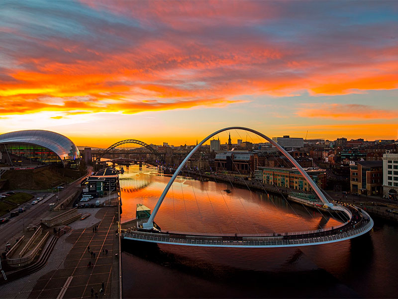 The Gateshead Millennium Bridge, a symbol of modern architecture and innovation, graces the Newcastle skyline. Connecting Newcastle and Gateshead across the River Tyne, this iconic structure invites tourists and locals to explore its engineering marvels and scenic surroundings.