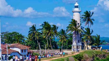 Galle is a coastal city steeped in history, best known for its well-preserved 17th-century Dutch fort. A harmonious blend of colonial and Sri Lankan architecture, Galle Fort houses charming boutique shops, cafes, and galleries, making it a must-visit for culture enthusiasts.